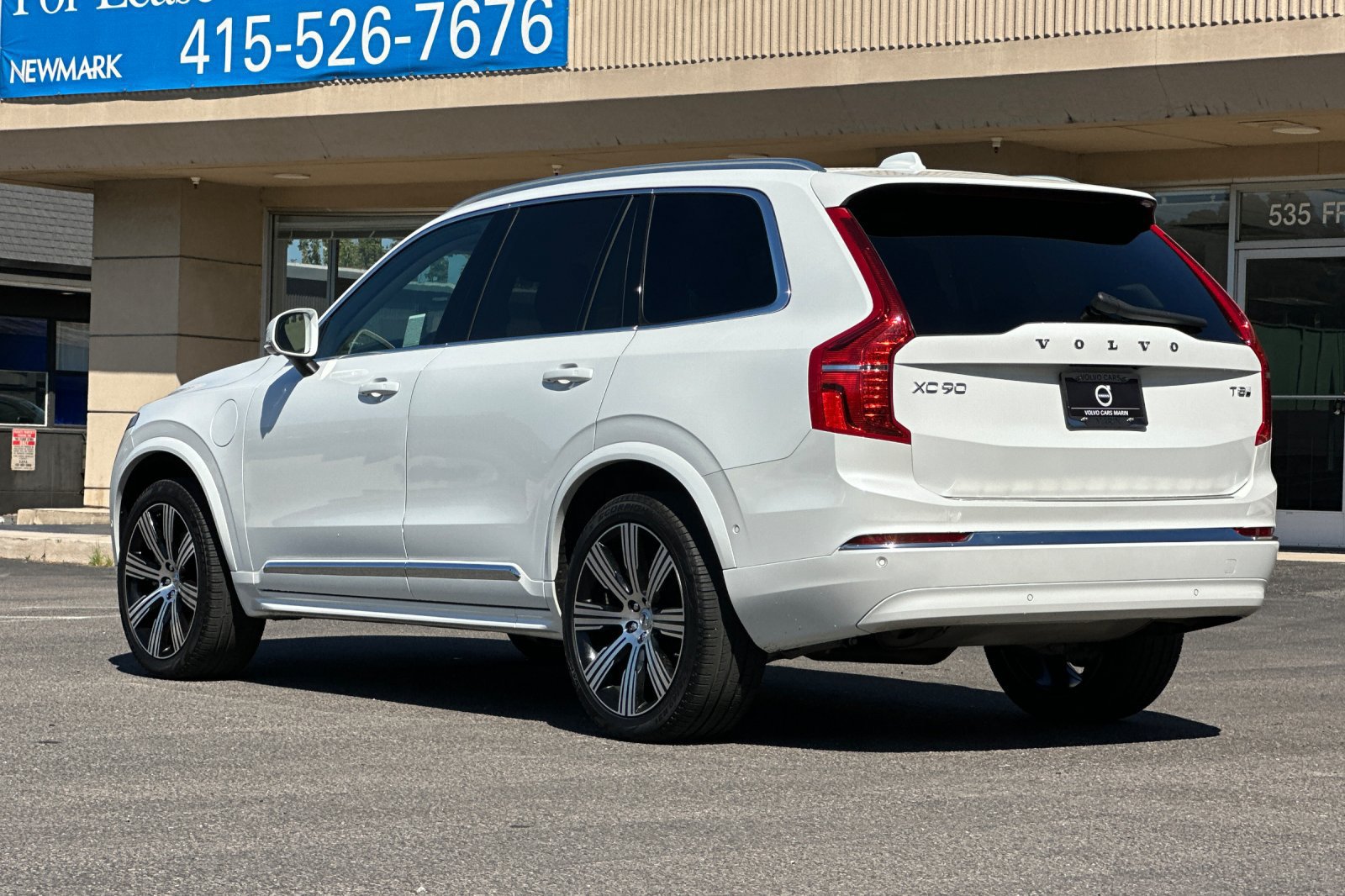 Certified 2025 Volvo XC90 T8 Plus w/ Protection Package Premier AWD/4WD image 7