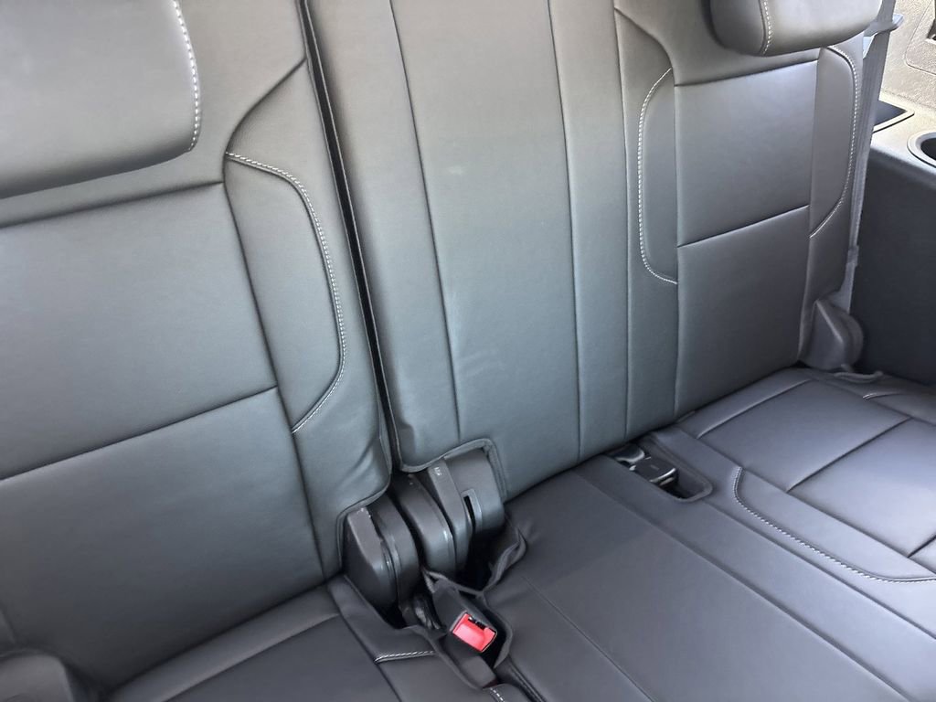 Used 2018 Chevrolet Suburban LT w/ LT Signature Package AWD/4WD image 14