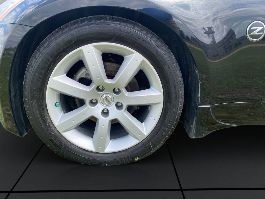 Used 2005 Nissan 350Z Touring RWD image 33