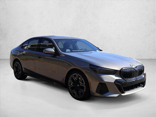 Used 2025 BMW i5 xDrive40 w/ M Sport Package AWD/4WD image 4