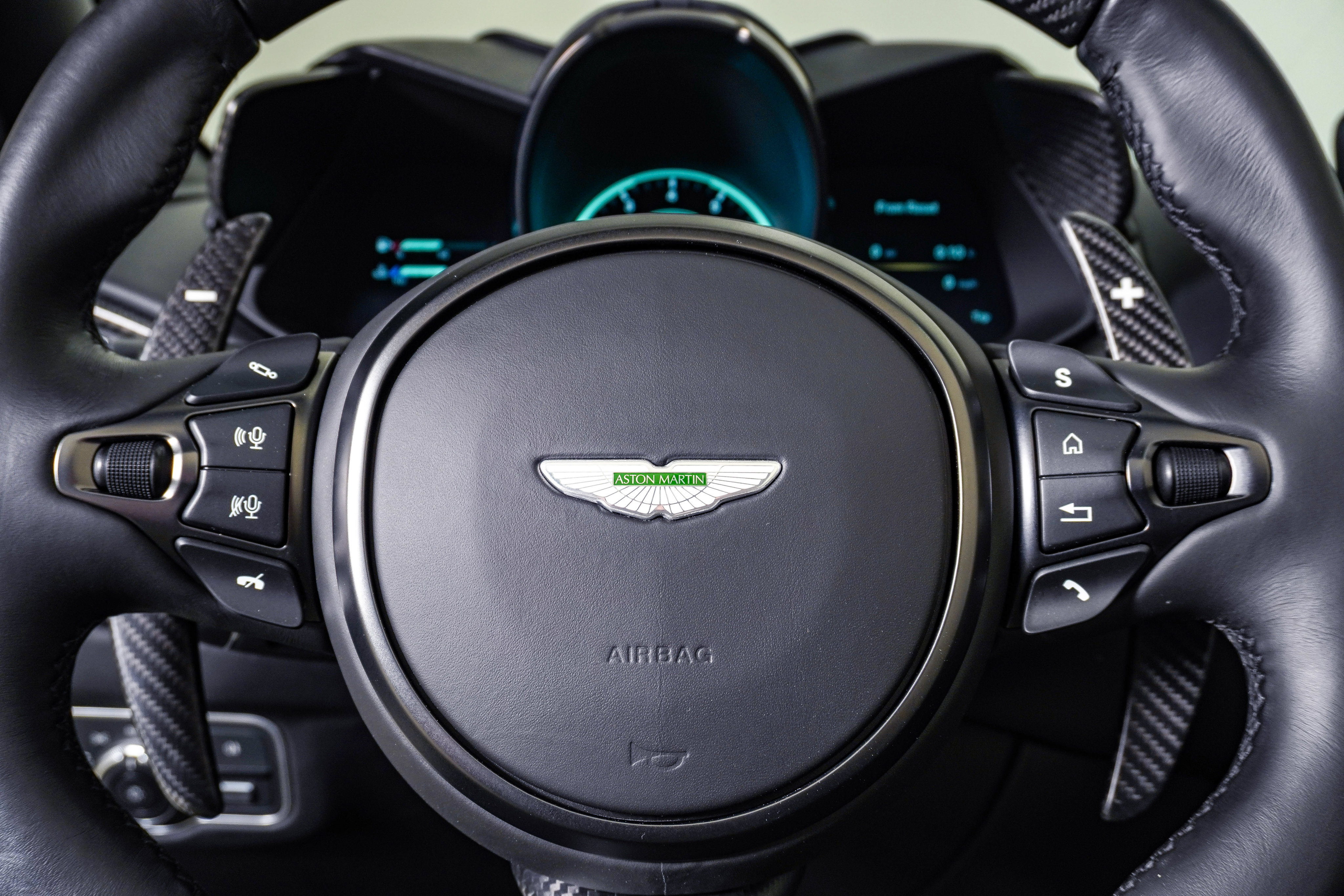 Used 2023 Aston Martin DBS Superleggera Volante RWD image 28