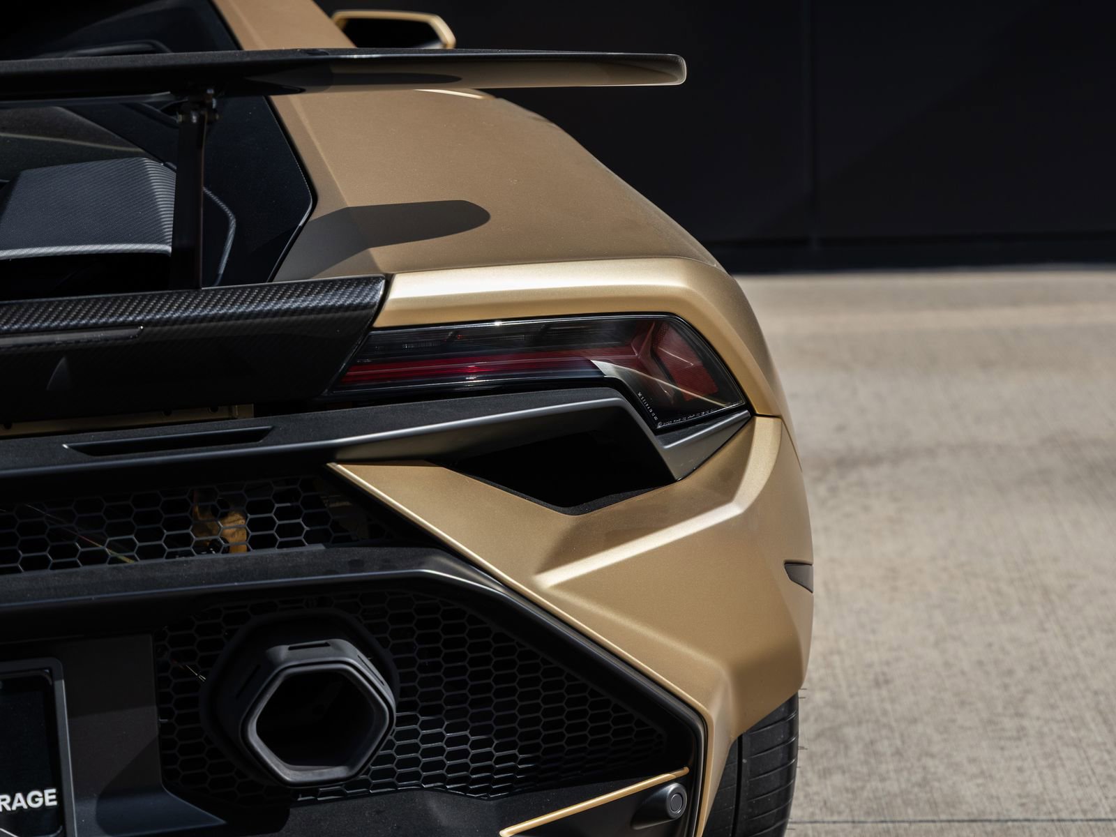 Used 2023 Lamborghini Huracan Tecnica RWD image 13