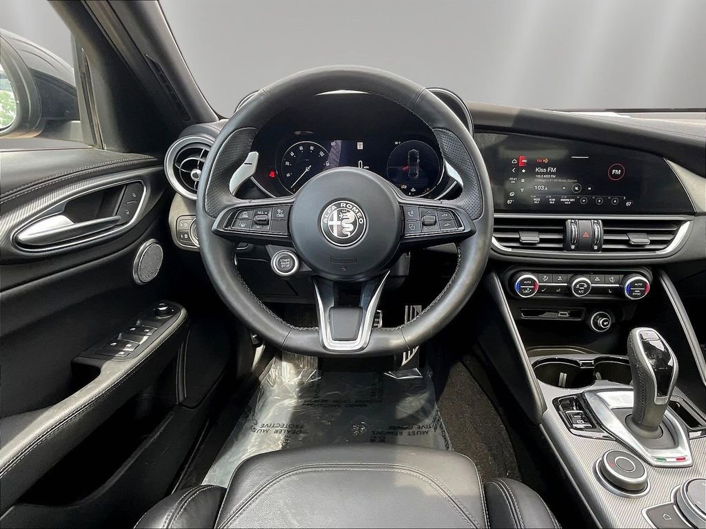 Used 2024 Alfa Romeo Giulia Veloce AWD/4WD image 8