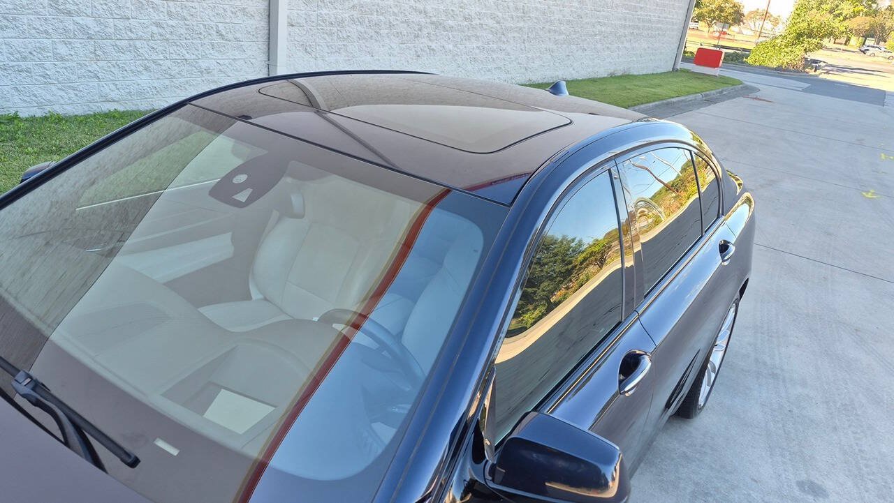 Used 2011 BMW 750Li xDrive AWD/4WD image 10