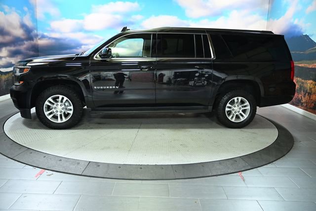 Used 2018 Chevrolet Suburban LT image 4