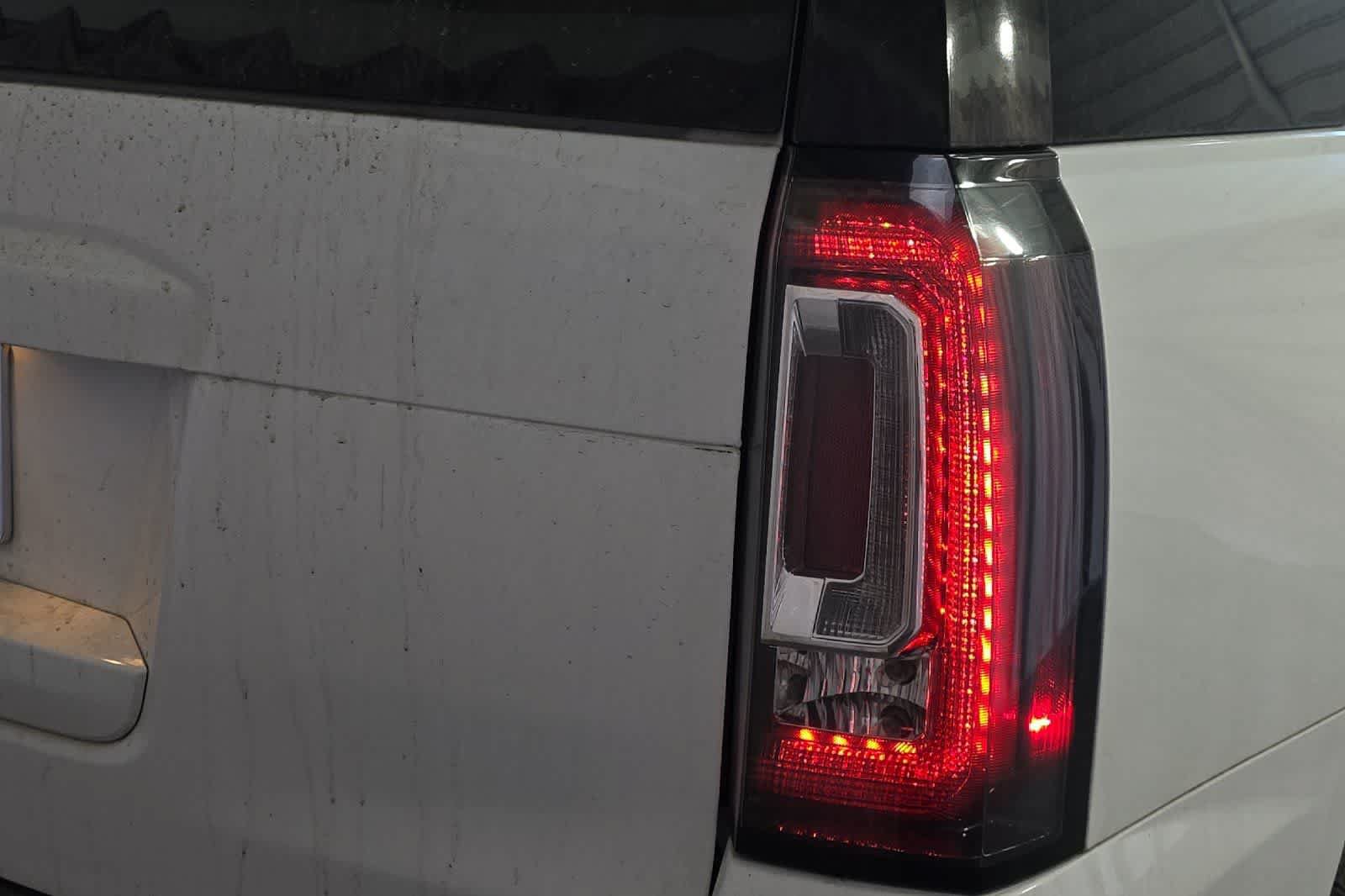 Used 2018 GMC Yukon SLT AWD/4WD image 13