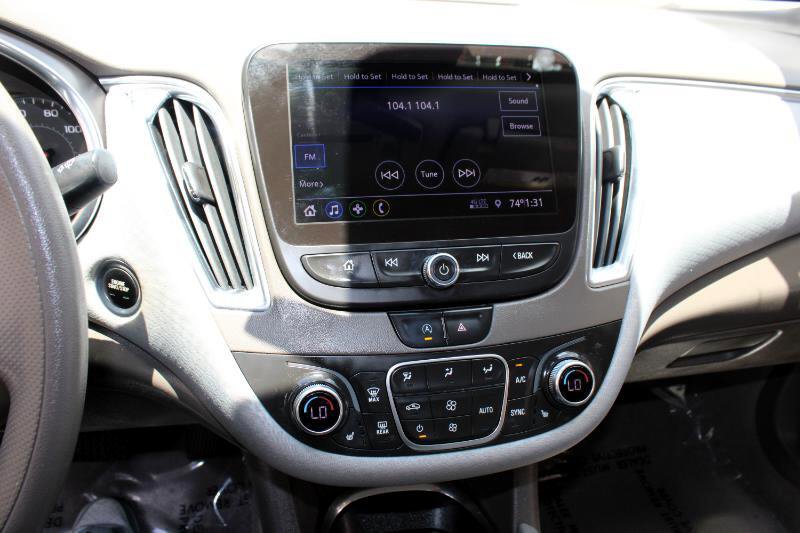 Used 2020 Chevrolet Malibu LT image 25
