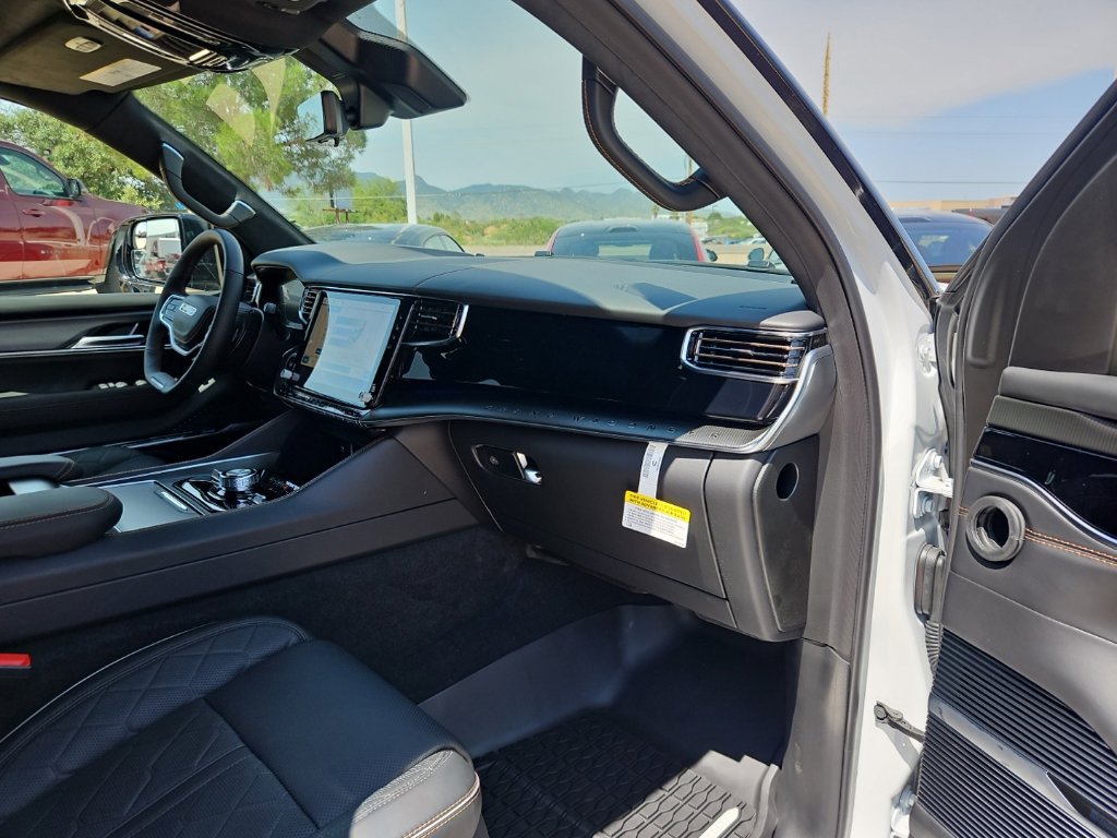 New 2026 Jeep Grand Wagoneer Summit AWD/4WD image 22