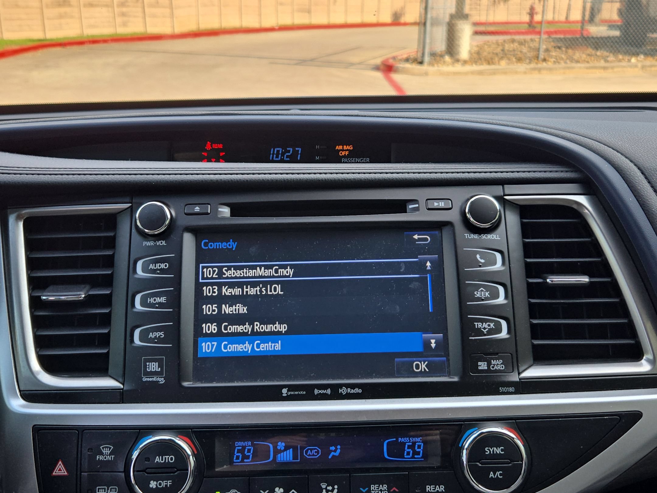 Used 2018 Toyota Highlander Limited FWD image 17