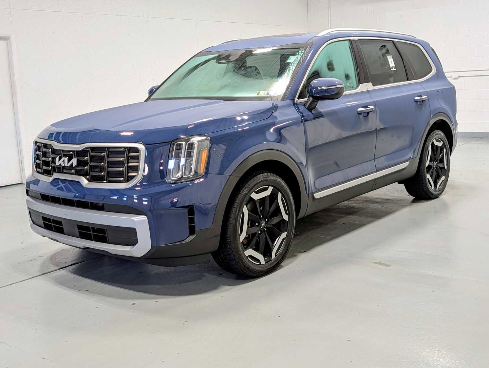 Certified 2023 Kia Telluride S w/ S Sunroof Package