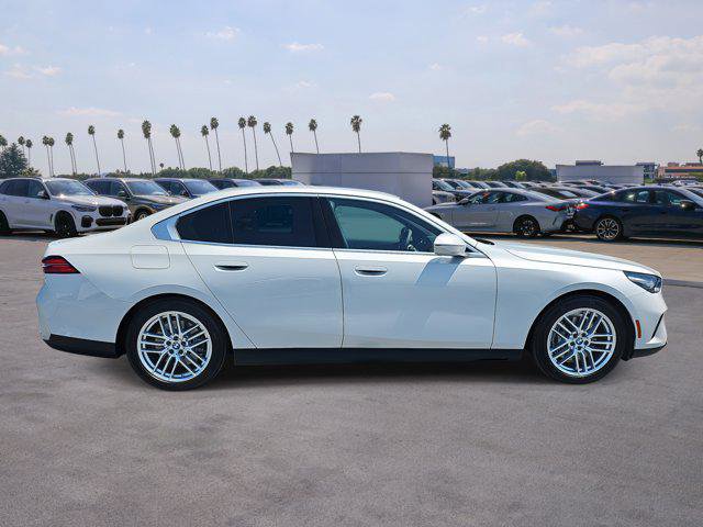 Used 2024 BMW 540i xDrive w/ Convenience Package image 4