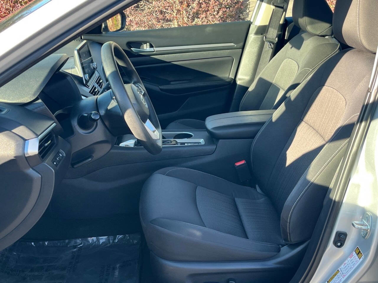 Used 2022 Nissan Altima 2.5 SV image 9