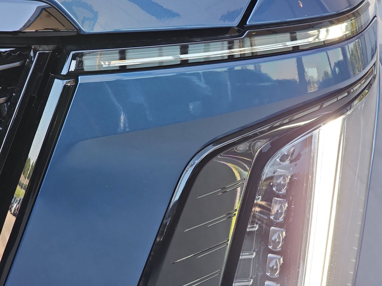 New 2026 Cadillac Escalade Platinum Sport w/ LPO, ONYX Package AWD/4WD image 34