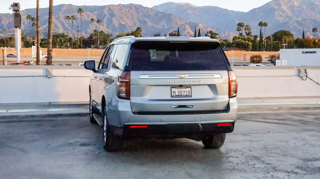 Used 2024 Chevrolet Suburban LT image 6