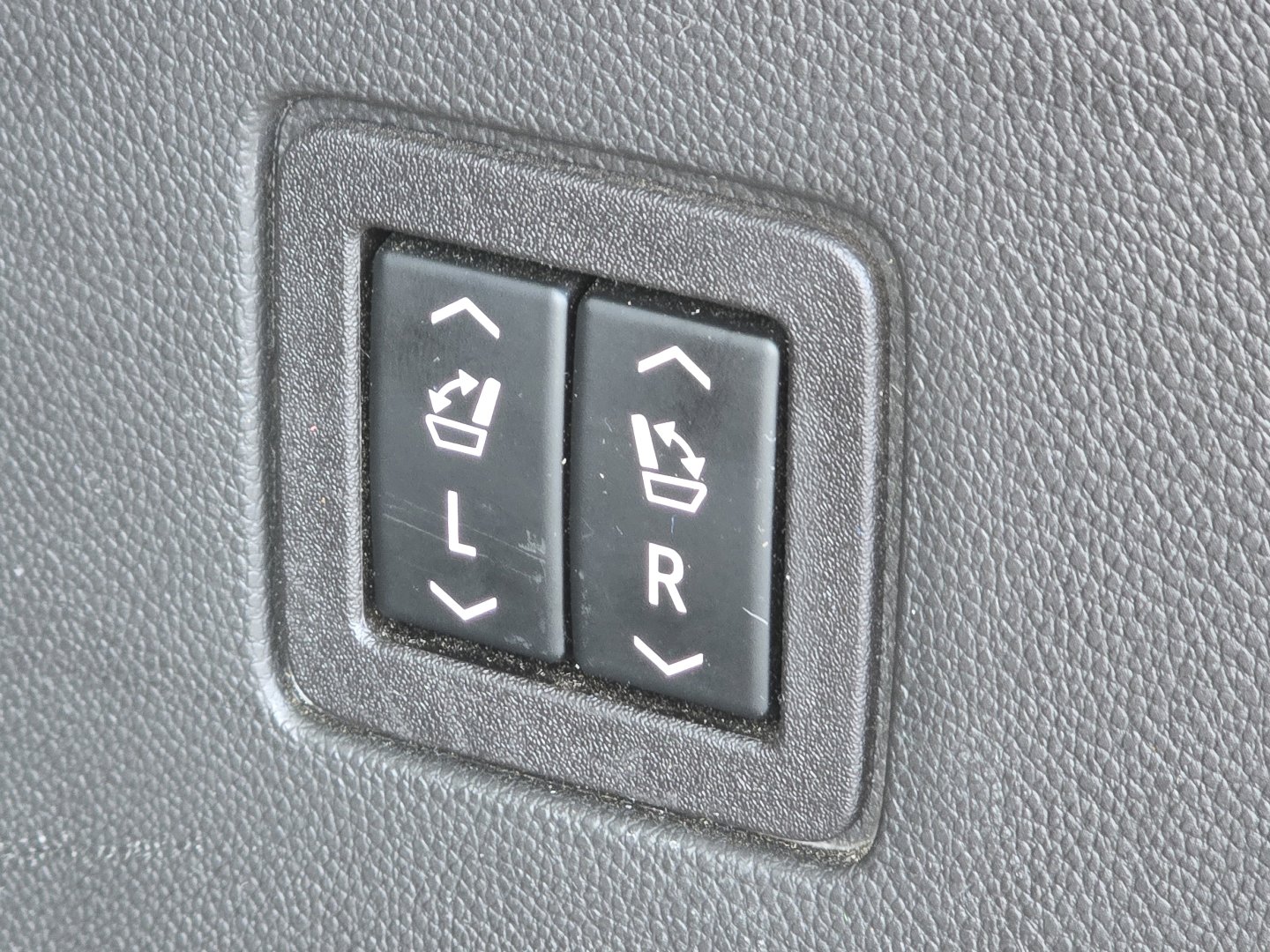 Used 2022 Chevrolet Traverse High Country image 21