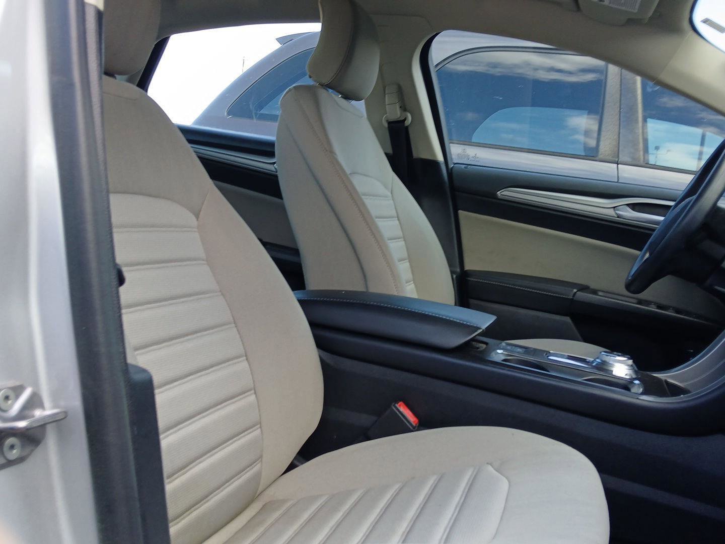 Used 2018 Ford Fusion S FWD image 9