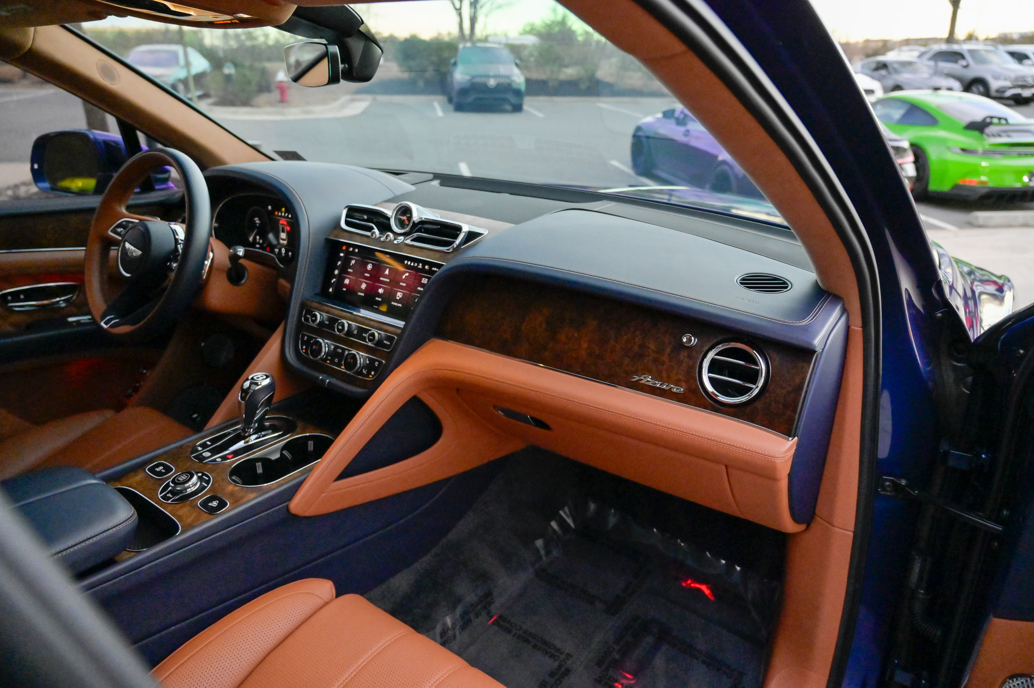 Used 2023 Bentley Bentayga image 56