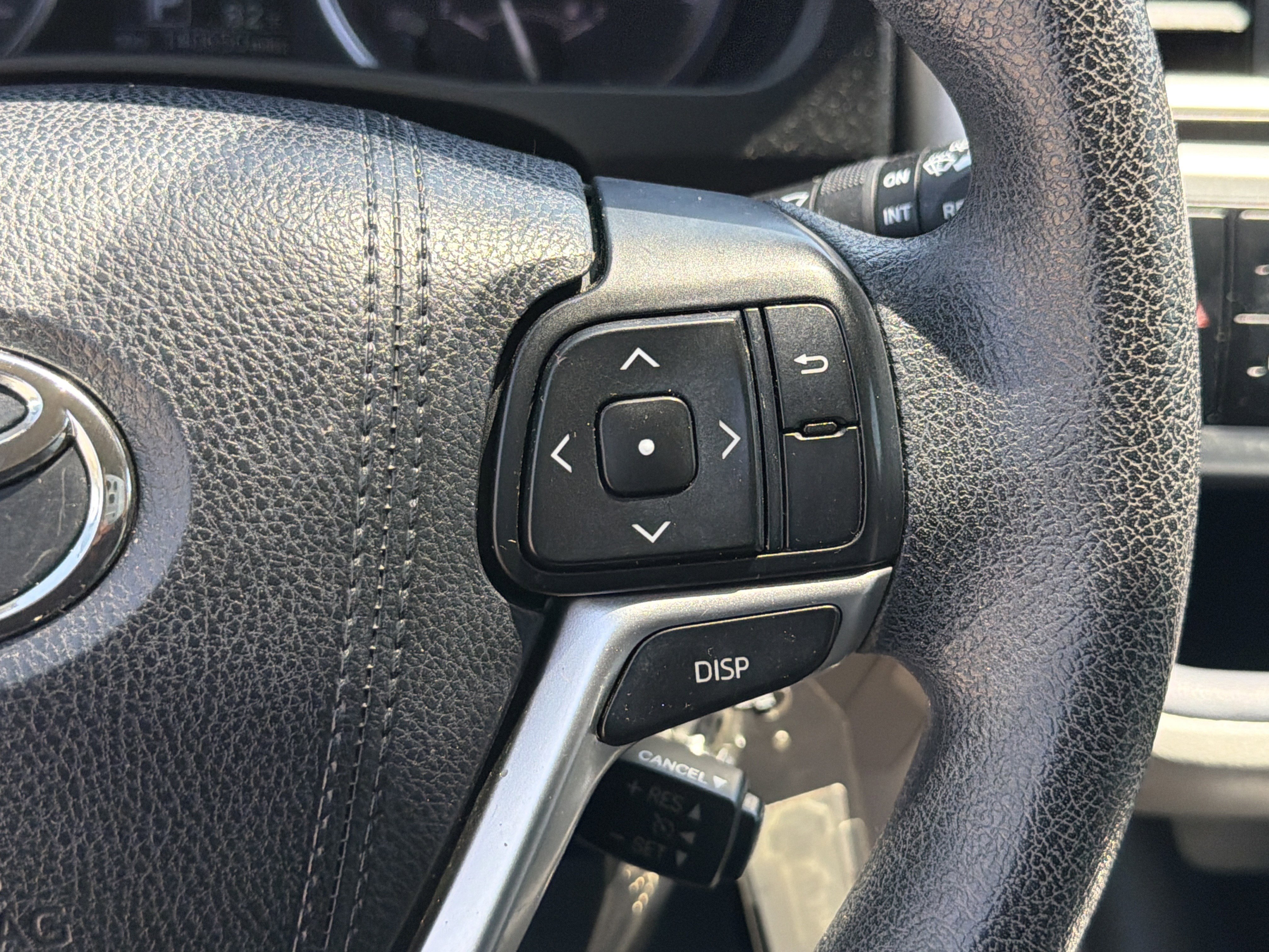 Used 2016 Toyota Highlander Plus FWD image 20