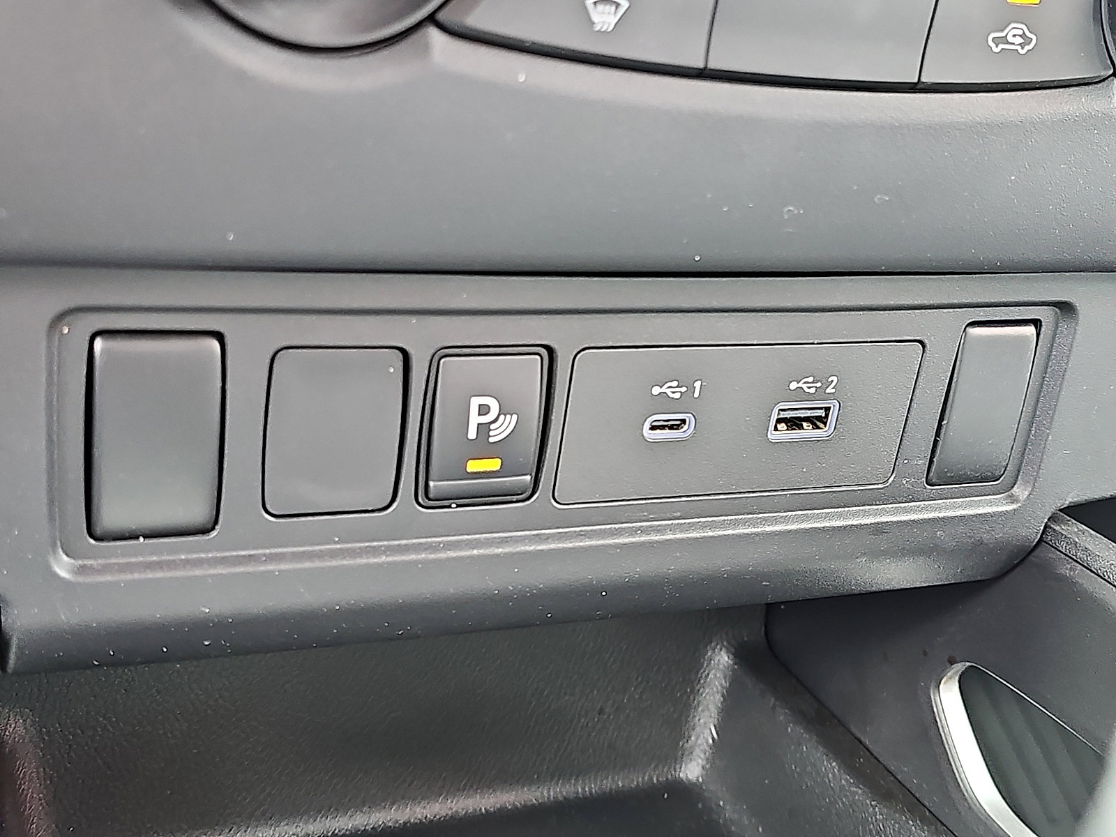 Certified 2024 Nissan Frontier SV w/ Technology Package image 23