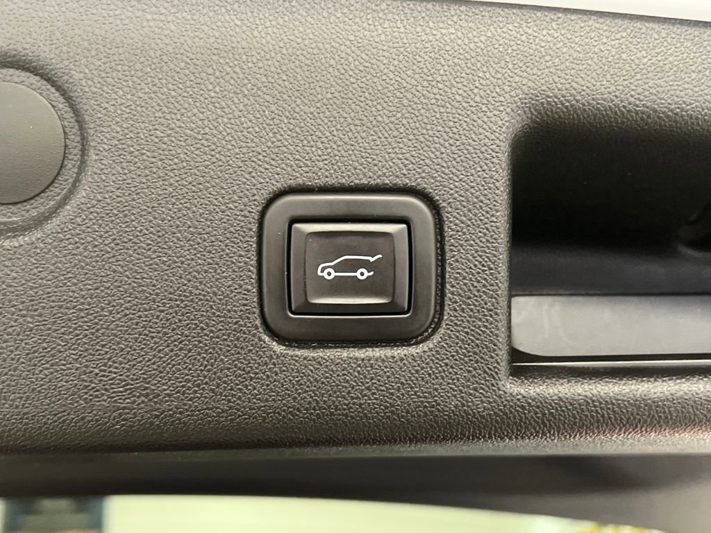 Used 2023 Chevrolet Equinox RS w/ RS Leather Package image 46