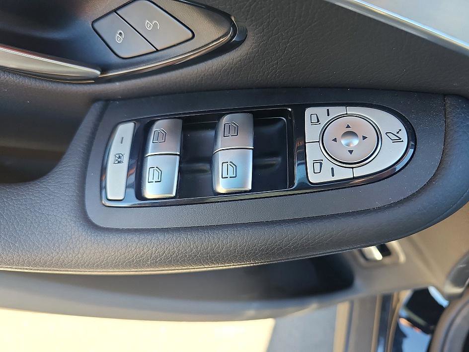 Used 2022 Mercedes-Benz GLC 300 image 10