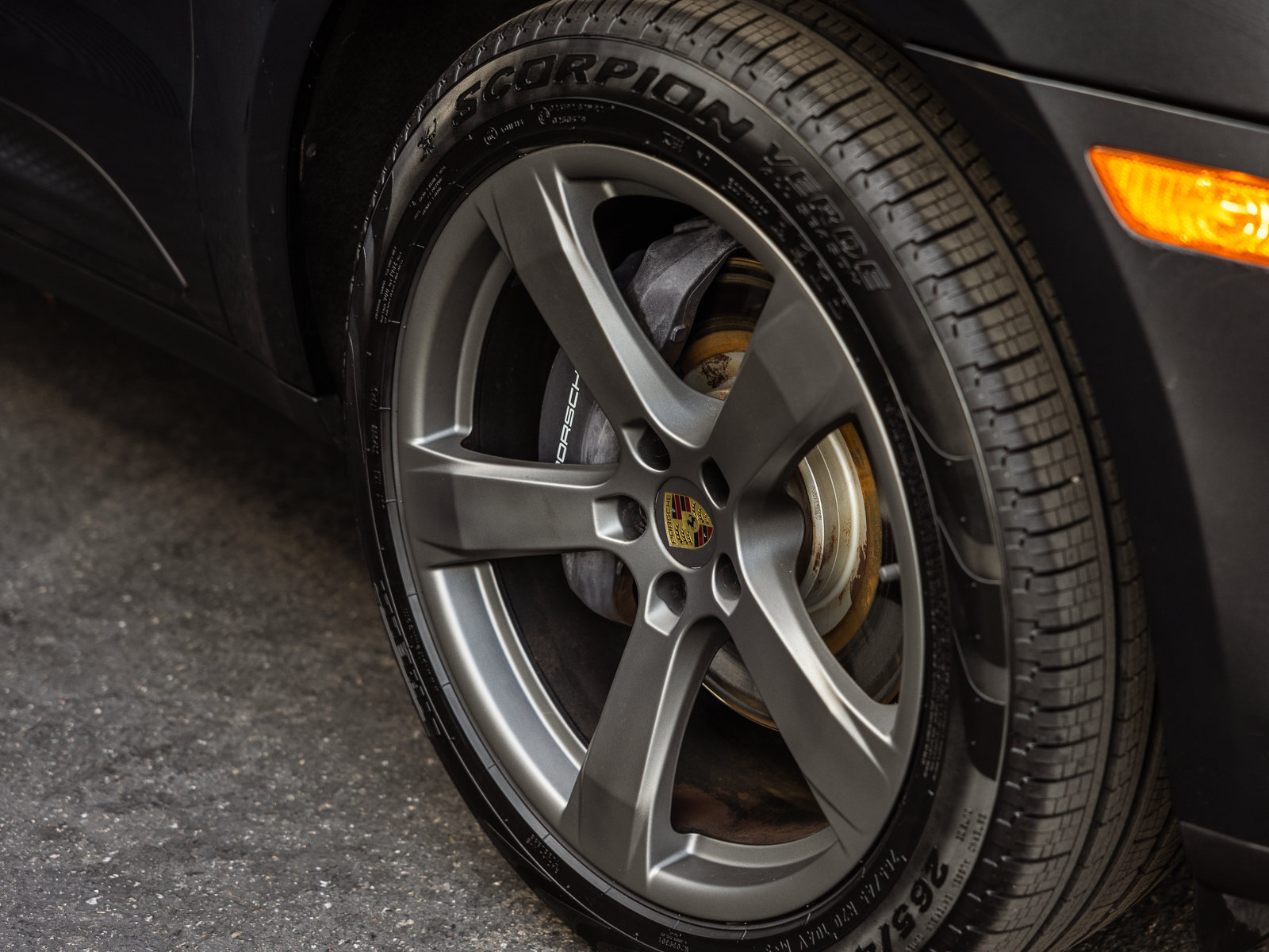 Certified 2023 Porsche Macan AWD/4WD image 29