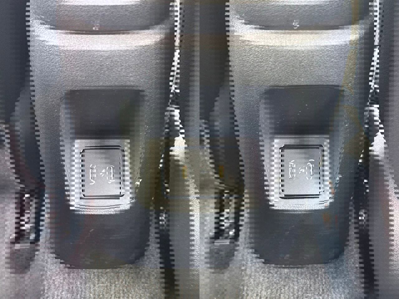 Certified 2024 Hyundai Elantra Limited image 19