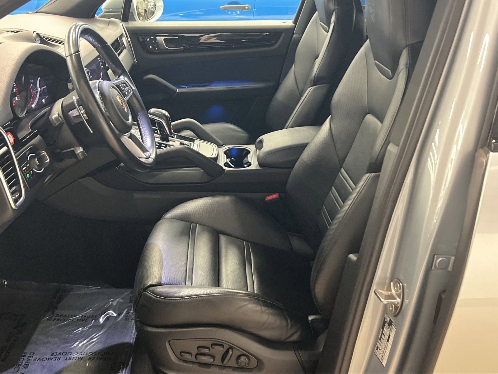 Used 2023 Porsche Cayenne Platinum Edition image 11