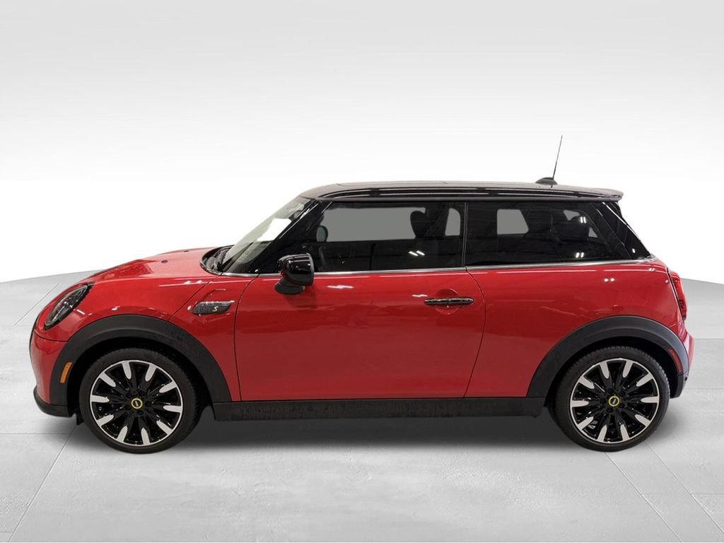 Used 2024 MINI Cooper SE FWD image 2