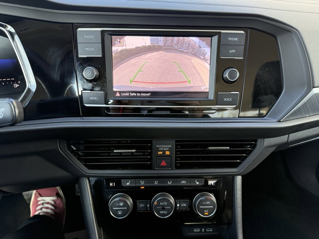 Used 2024 Volkswagen Jetta SE image 23