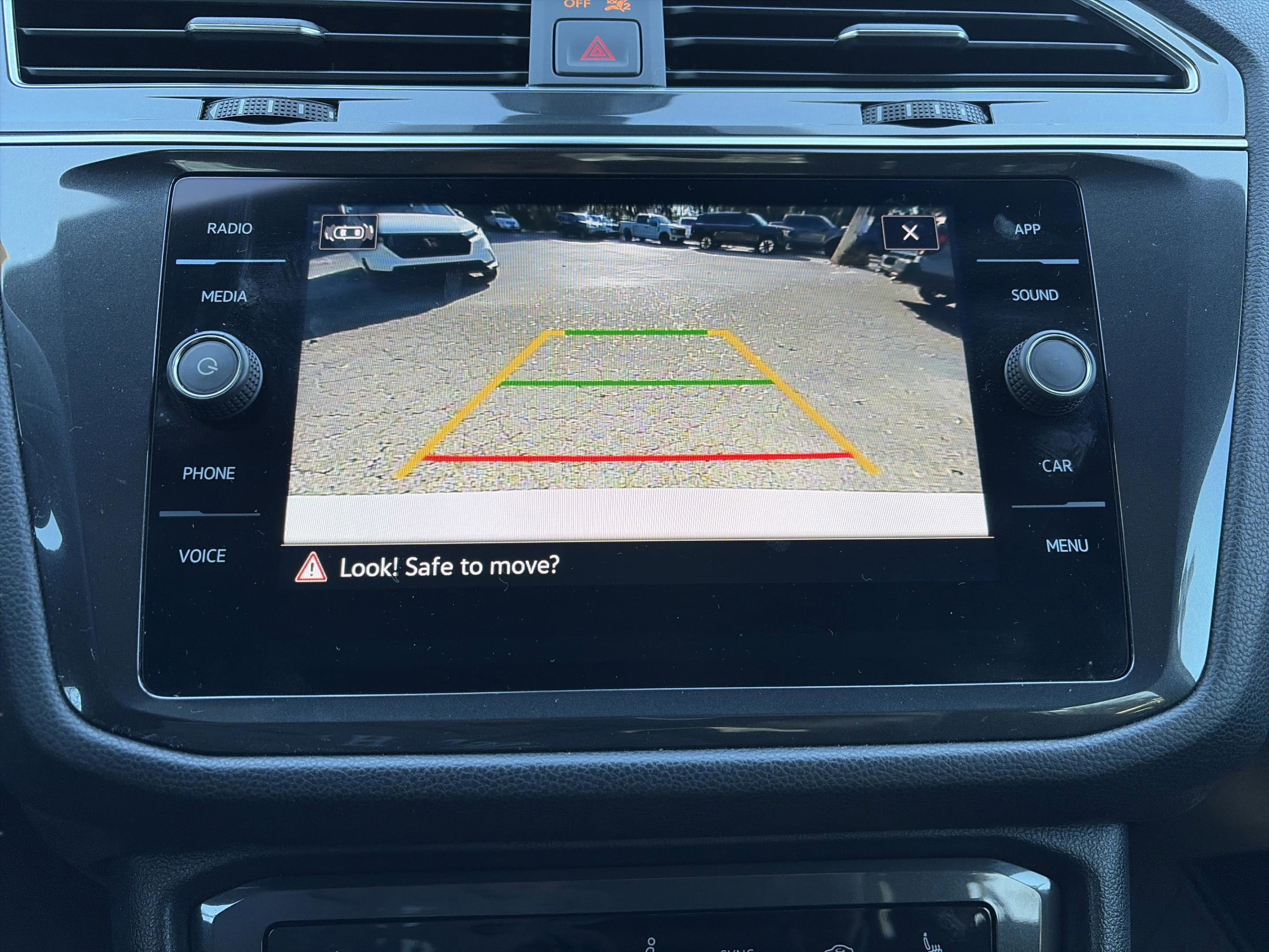 Used 2022 Volkswagen Tiguan SE R-Line image 21