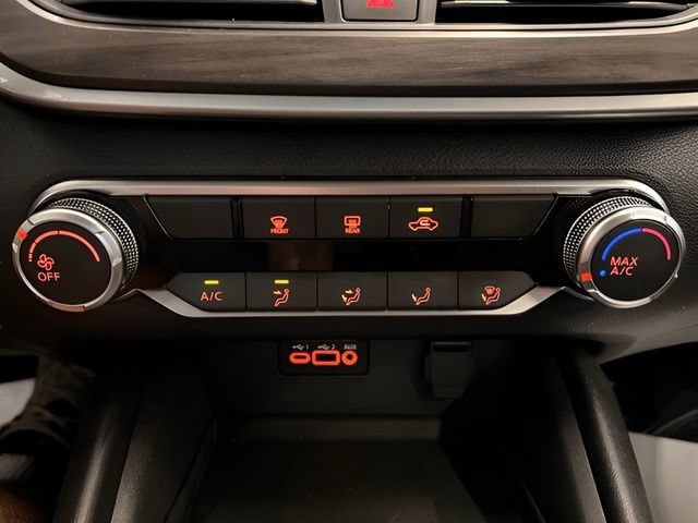 Used 2025 Nissan Altima 2.5 SV FWD image 19