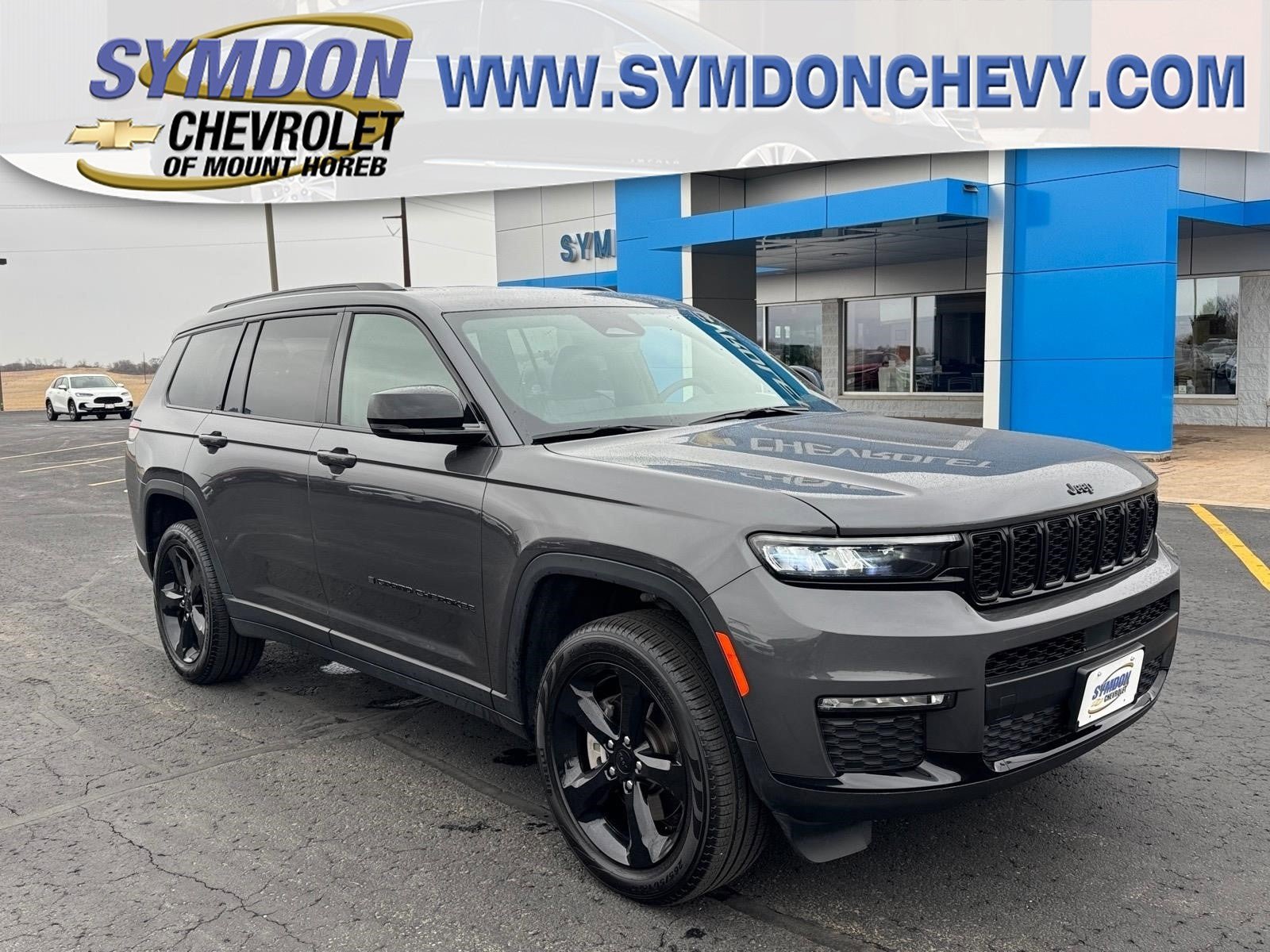 Used 2025 Jeep Grand Cherokee L Limited w/ Black Appearance Package AWD/4WD image 1