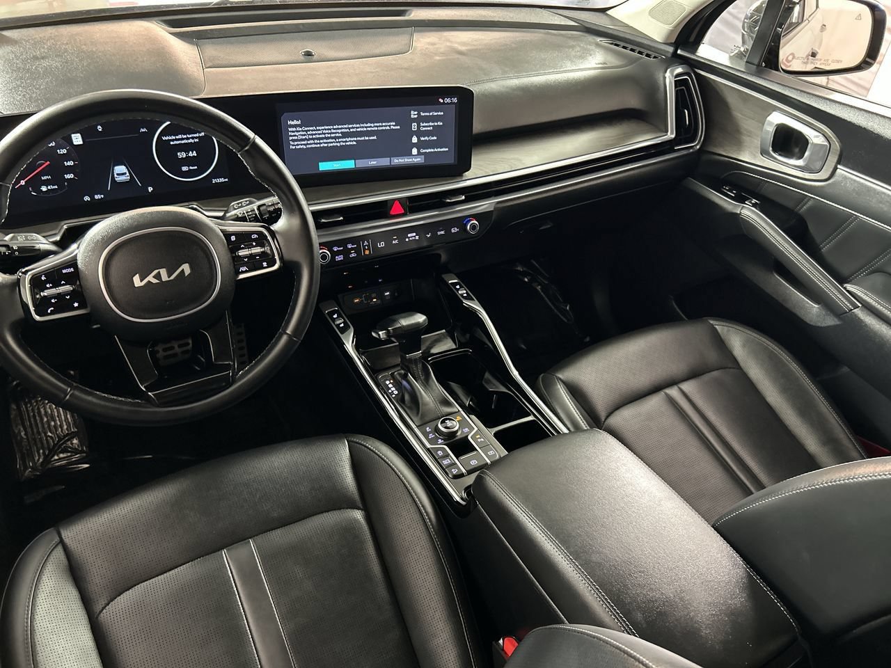 Used 2025 Kia Sorento SX AWD/4WD image 24