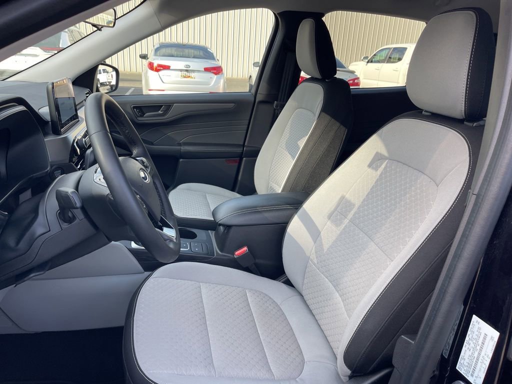 Used 2023 Ford Escape Active w/ Cold Weather Package image 9