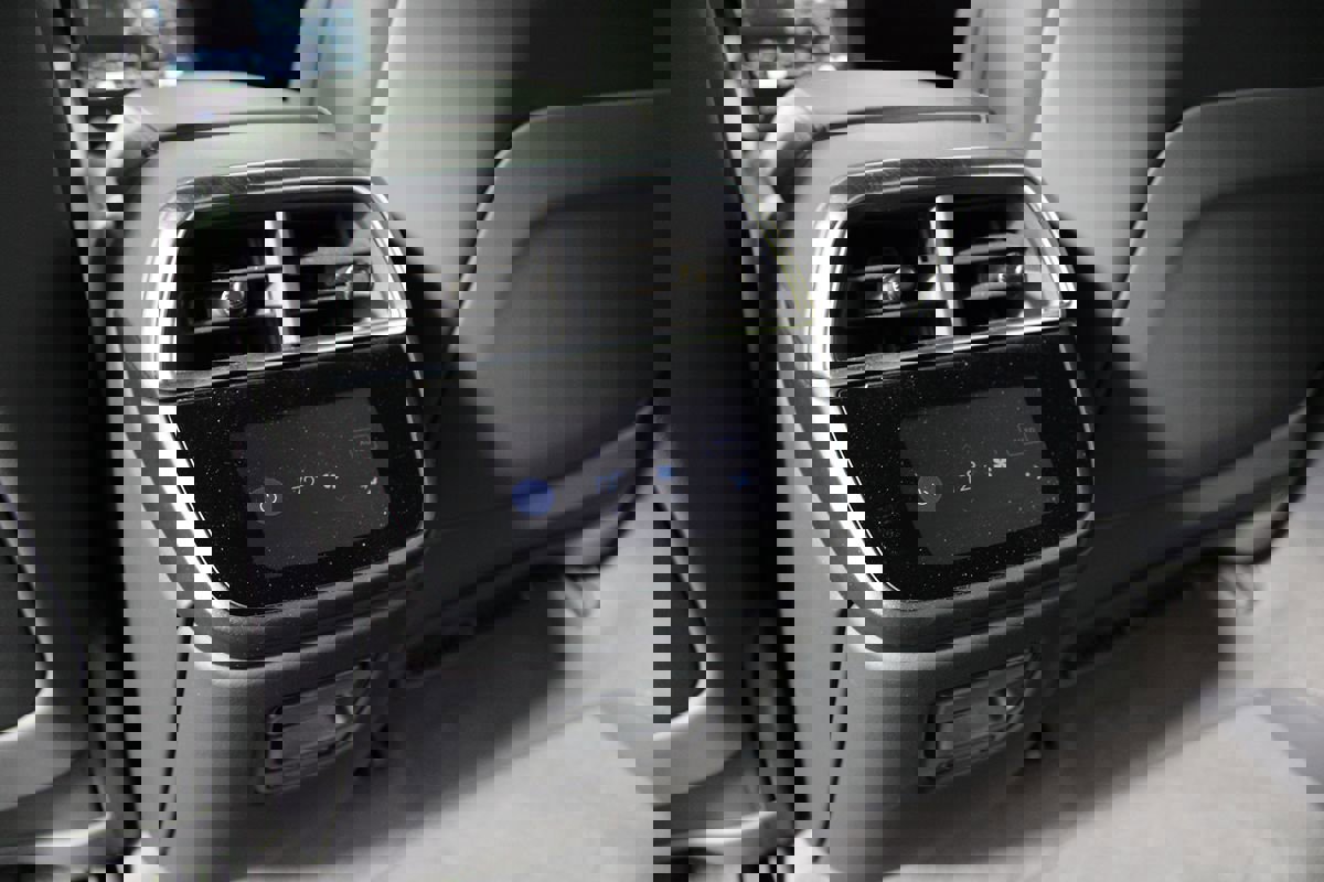 Used 2024 Lucid Air Touring image 30