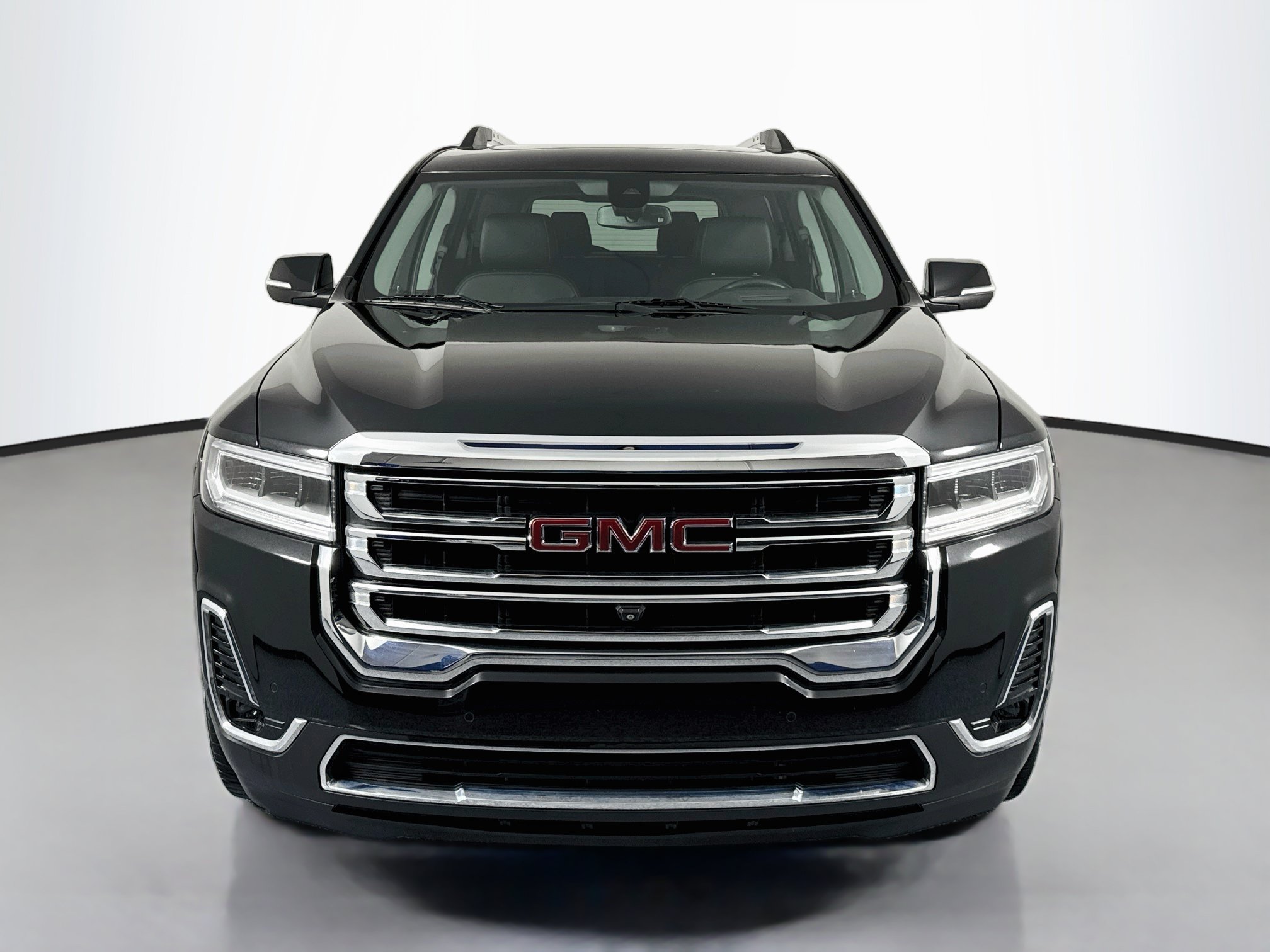 Used 2021 GMC Acadia SLT w/ Technology Package FWD image 2