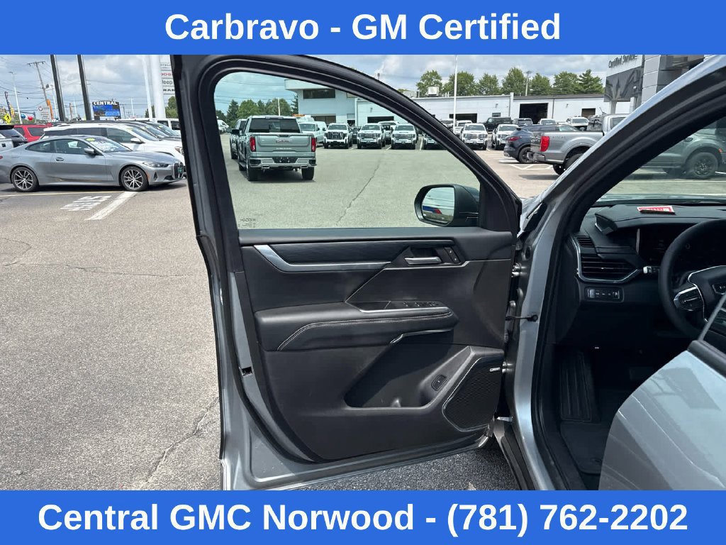 Certified 2025 GMC Acadia Elevation AWD/4WD image 13
