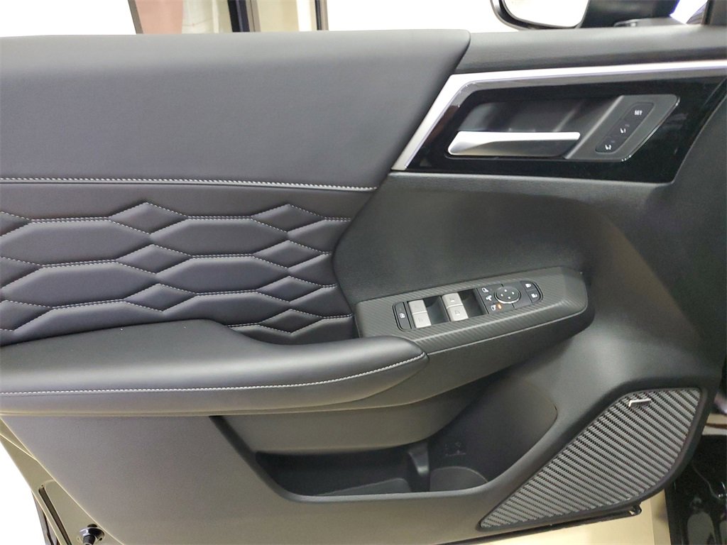 New 2025 Mitsubishi Outlander SEL image 19