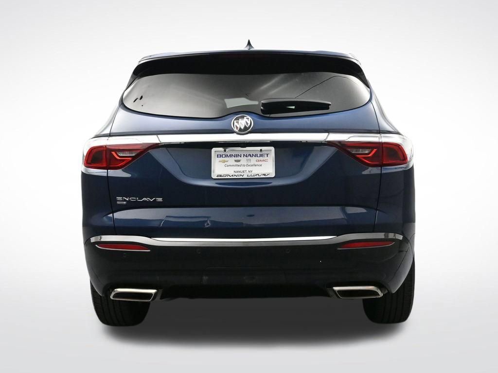 Used 2024 Buick Enclave Essence AWD/4WD image 4