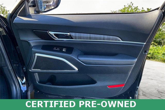 Used 2023 Kia Telluride EX w/ EX Captain's Chair Package image 23