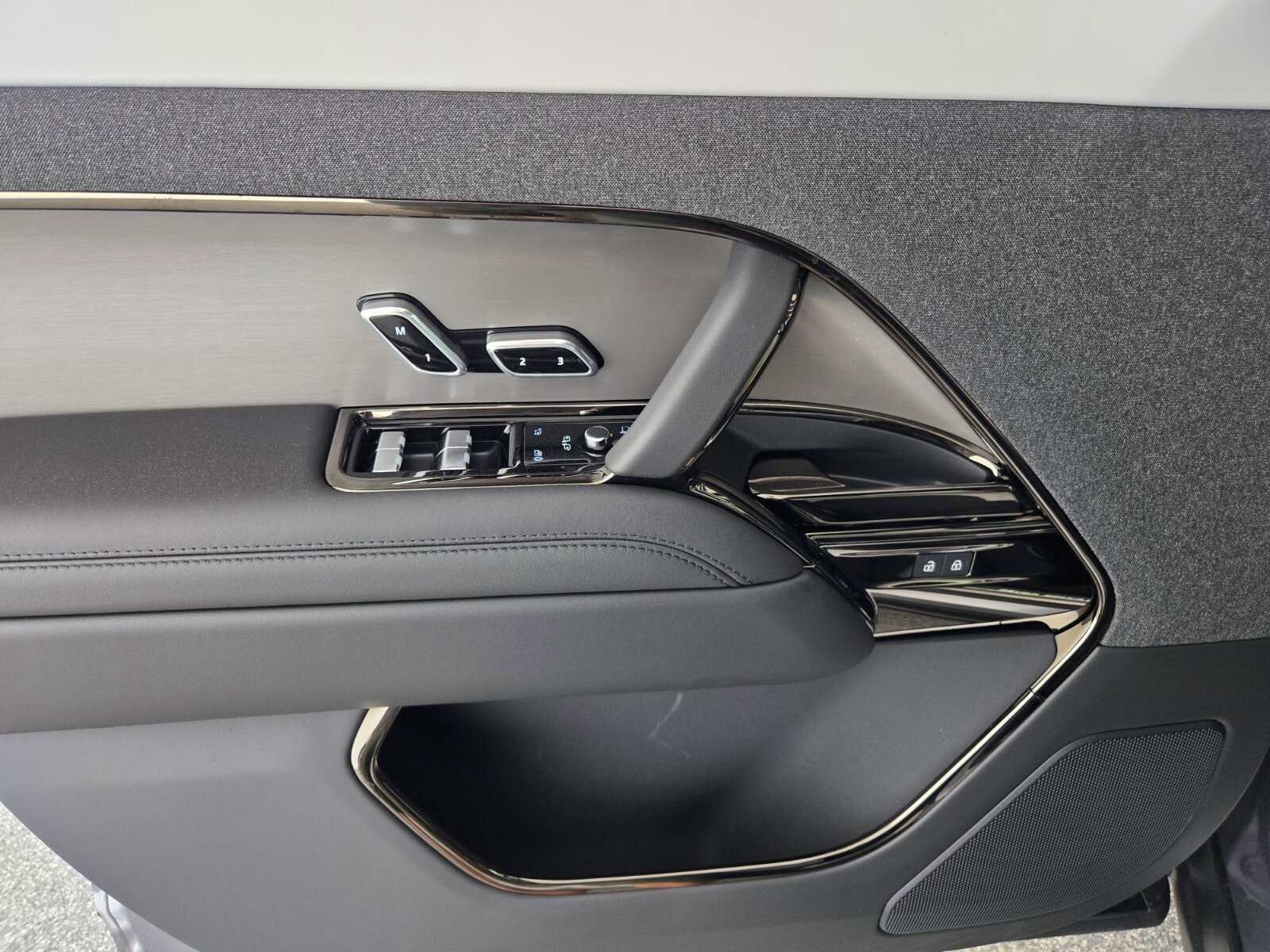 New 2025 Land Rover Range Rover Sport Dynamic SE image 20