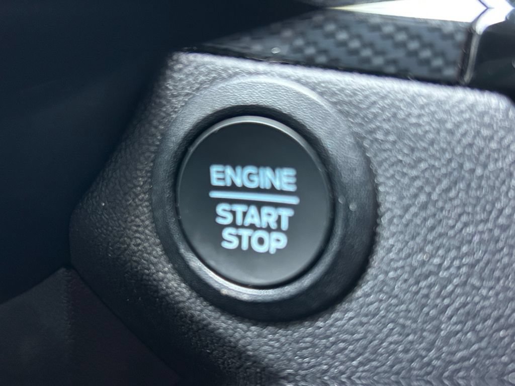Used 2025 Ford Escape ST-Line FWD image 31