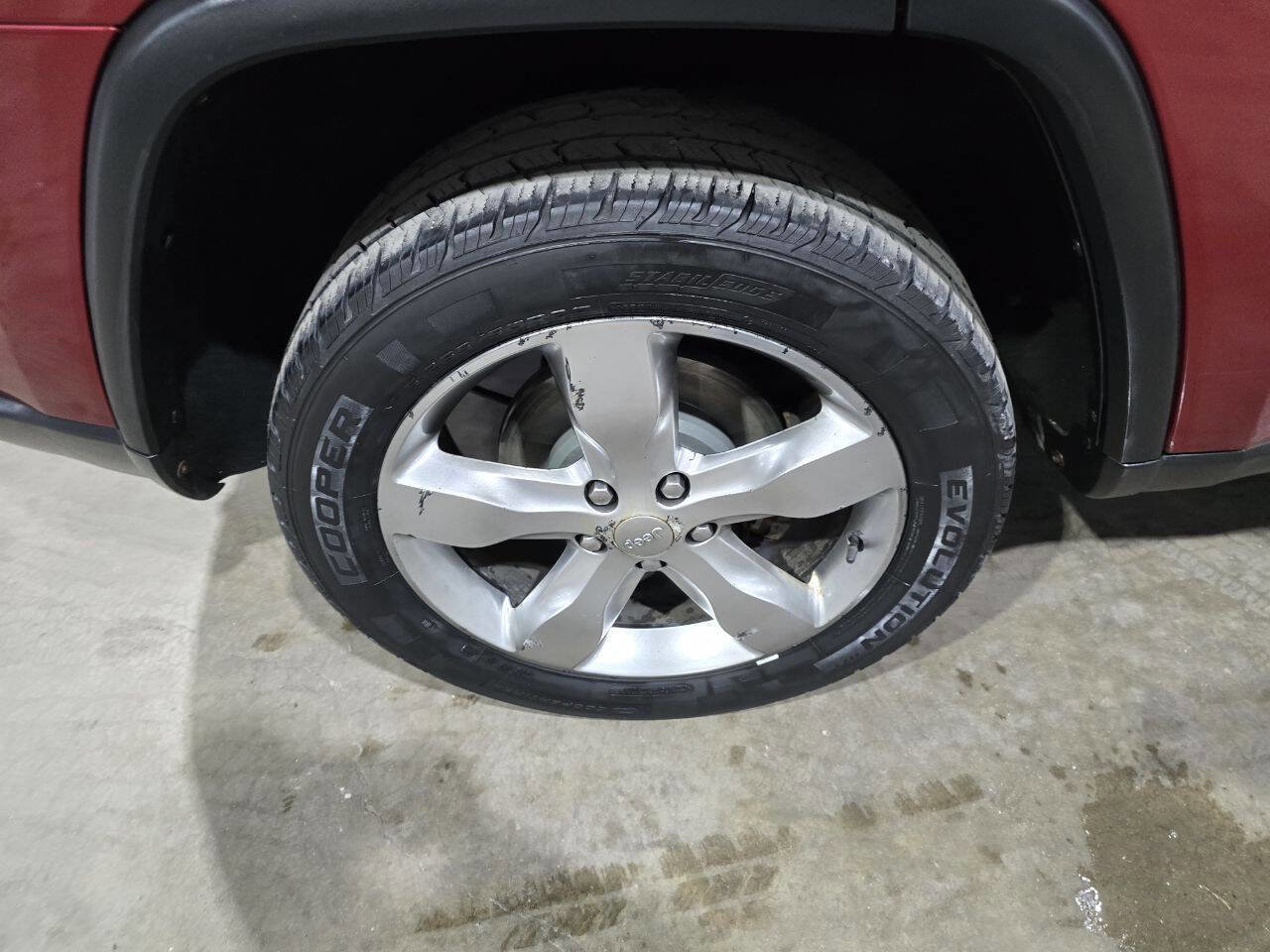 Used 2012 Jeep Grand Cherokee Overland image 23