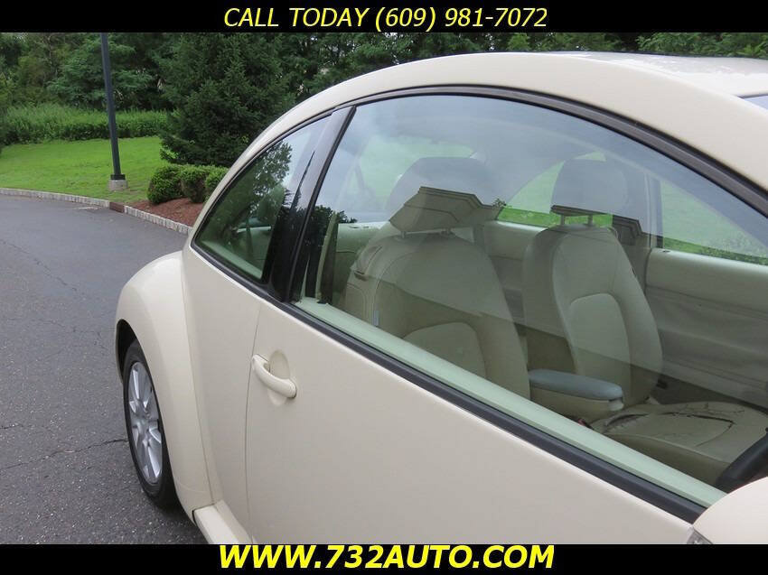 Used 2008 Volkswagen Beetle SE FWD image 22