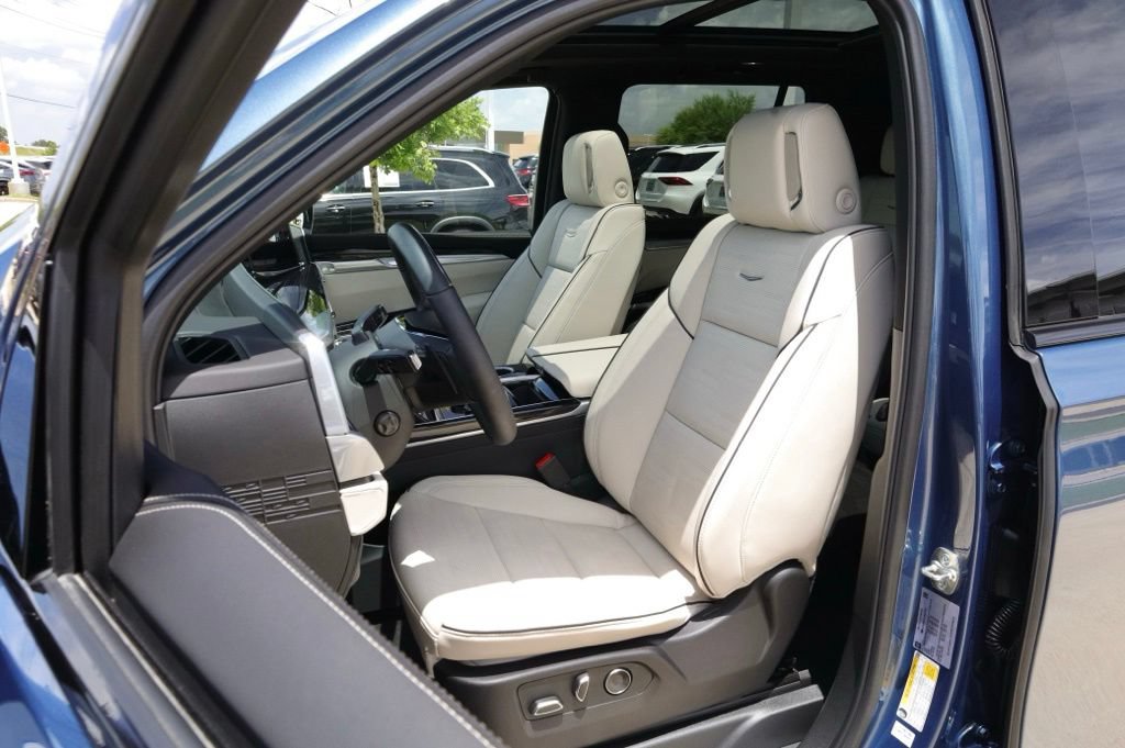 Used 2026 Cadillac Escalade Sport RWD image 25