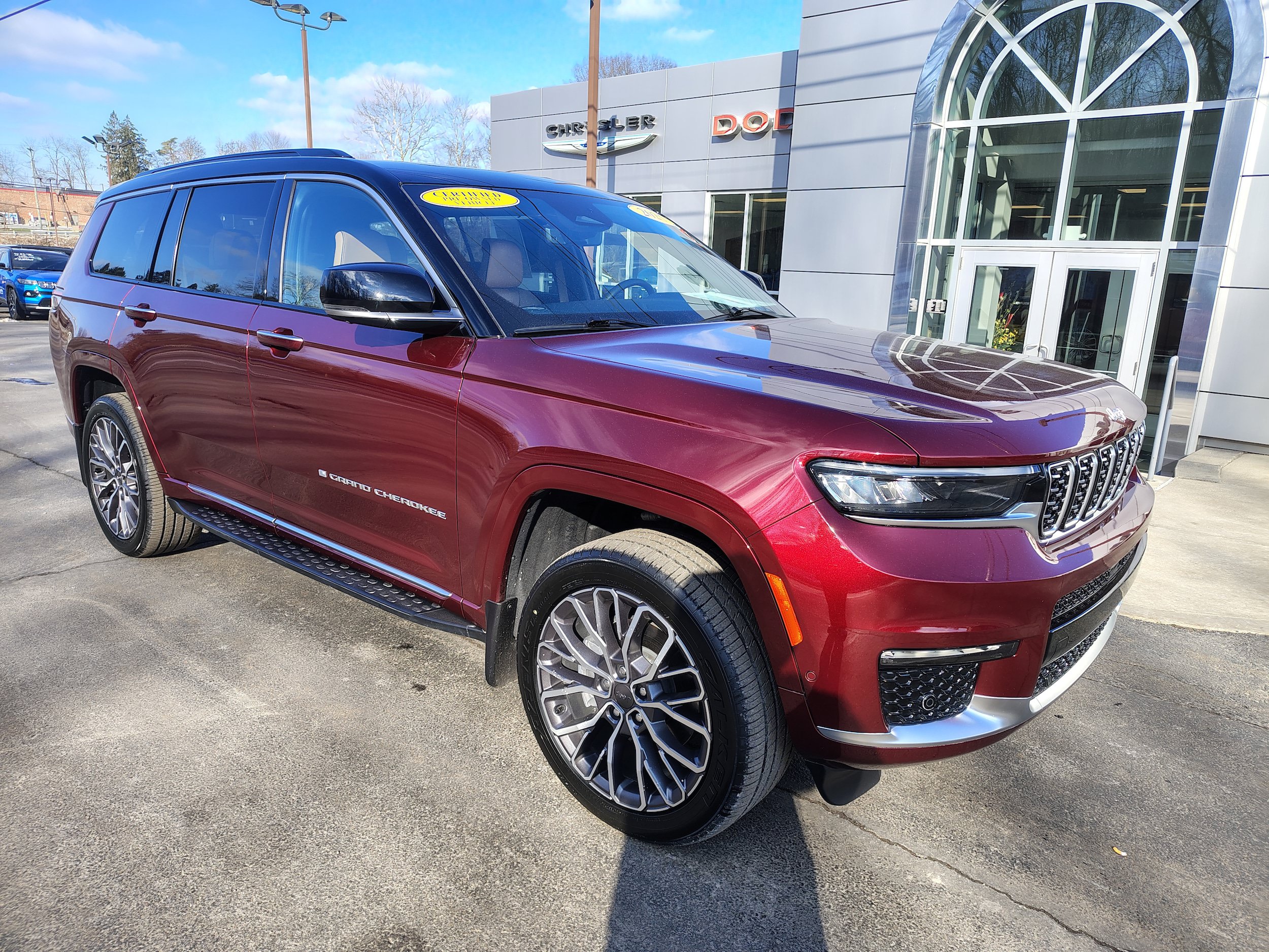 Certified 2025 Jeep Grand Cherokee L Summit AWD/4WD image 2