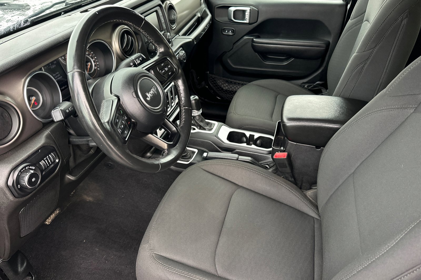 Used 2018 Jeep Wrangler Sport image 10