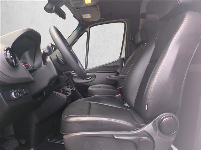 Used 2023 Mercedes-Benz Sprinter 2500 image 16