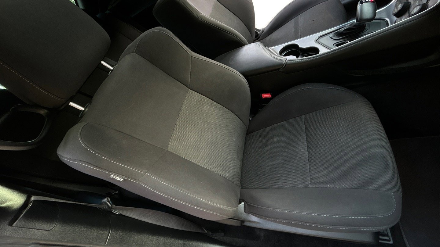 Used 2015 Dodge Challenger R/T RWD image 19